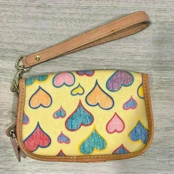 Dooney & Bourke Small Yellow Designer Leather Hearts Wristlet Wallet/Purse - Picture 3 of 9